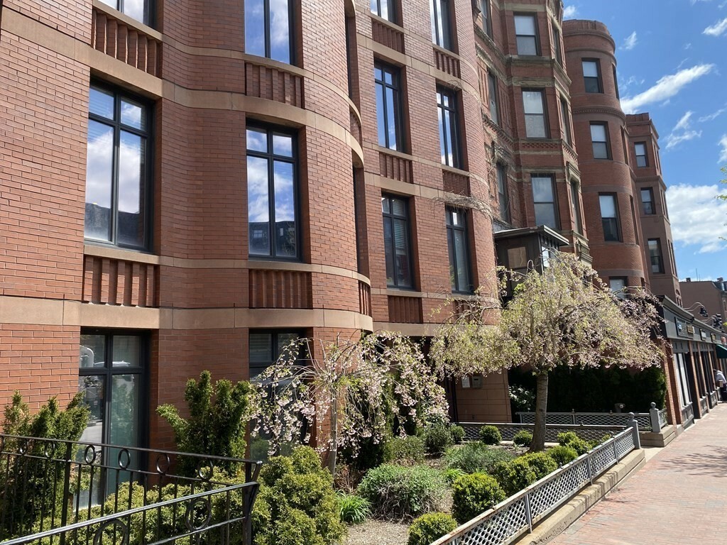 424 Massachusetts Avenue 302  Boston MA 02118 photo