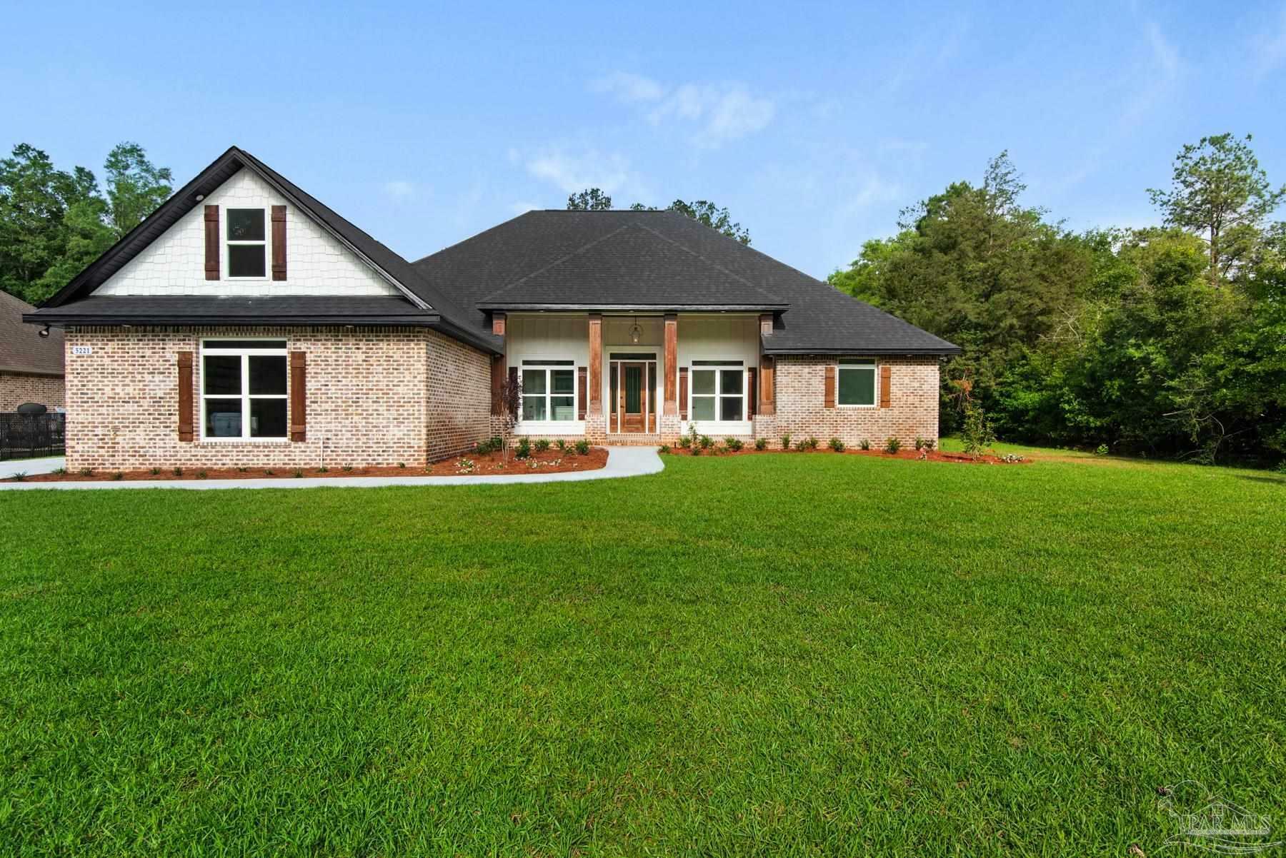 Property Photo: 5221 Hamilton Ln FL 32571