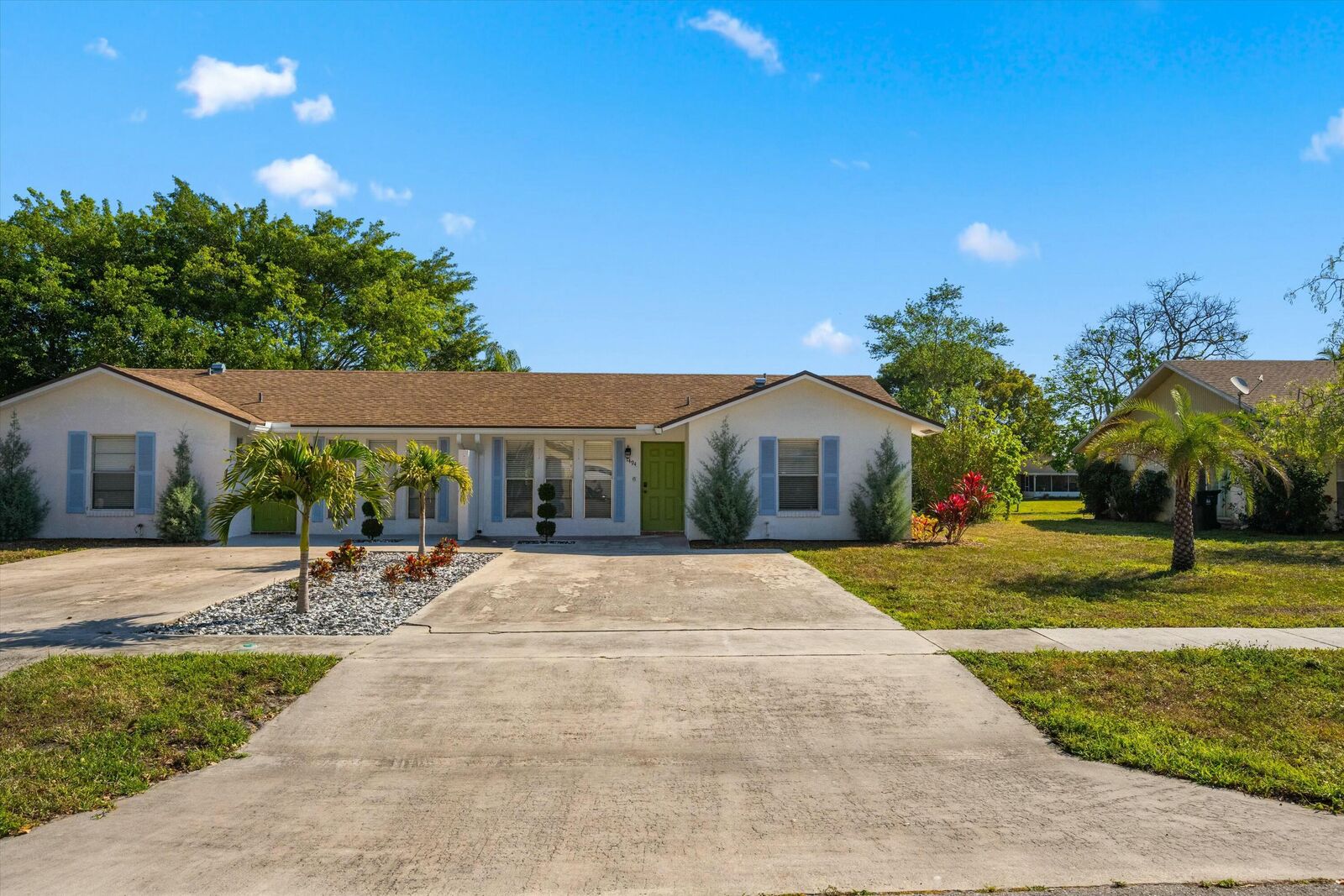 Property Photo: 1494 Easthampton Circle FL 33414