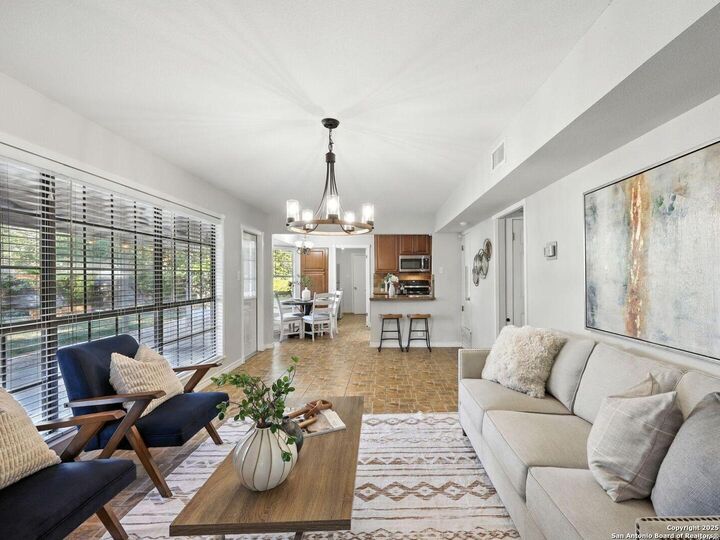 5318 King George  San Antonio TX 78229 photo