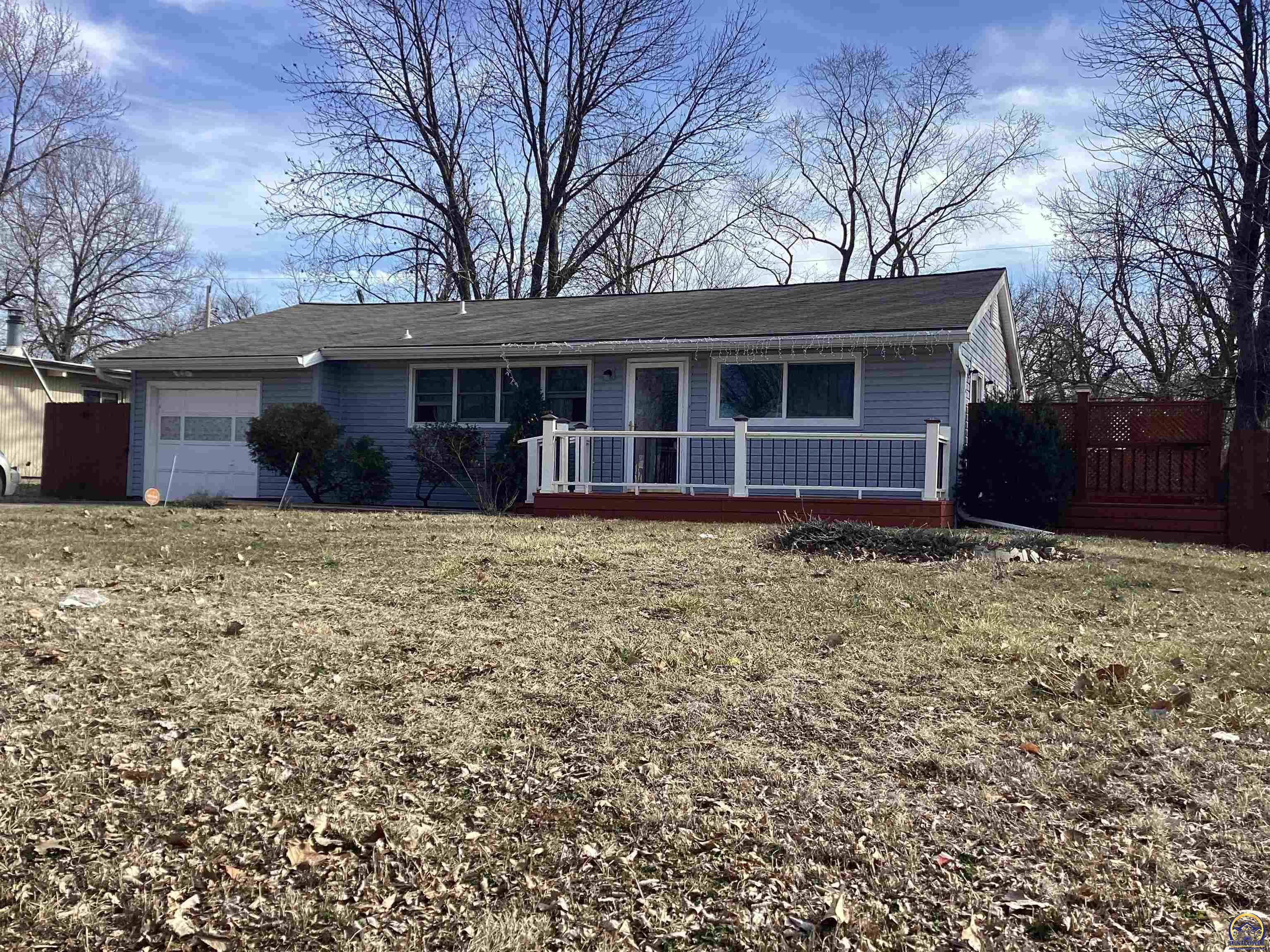 Property Photo: 1817 SW Harp Pl KS 66611