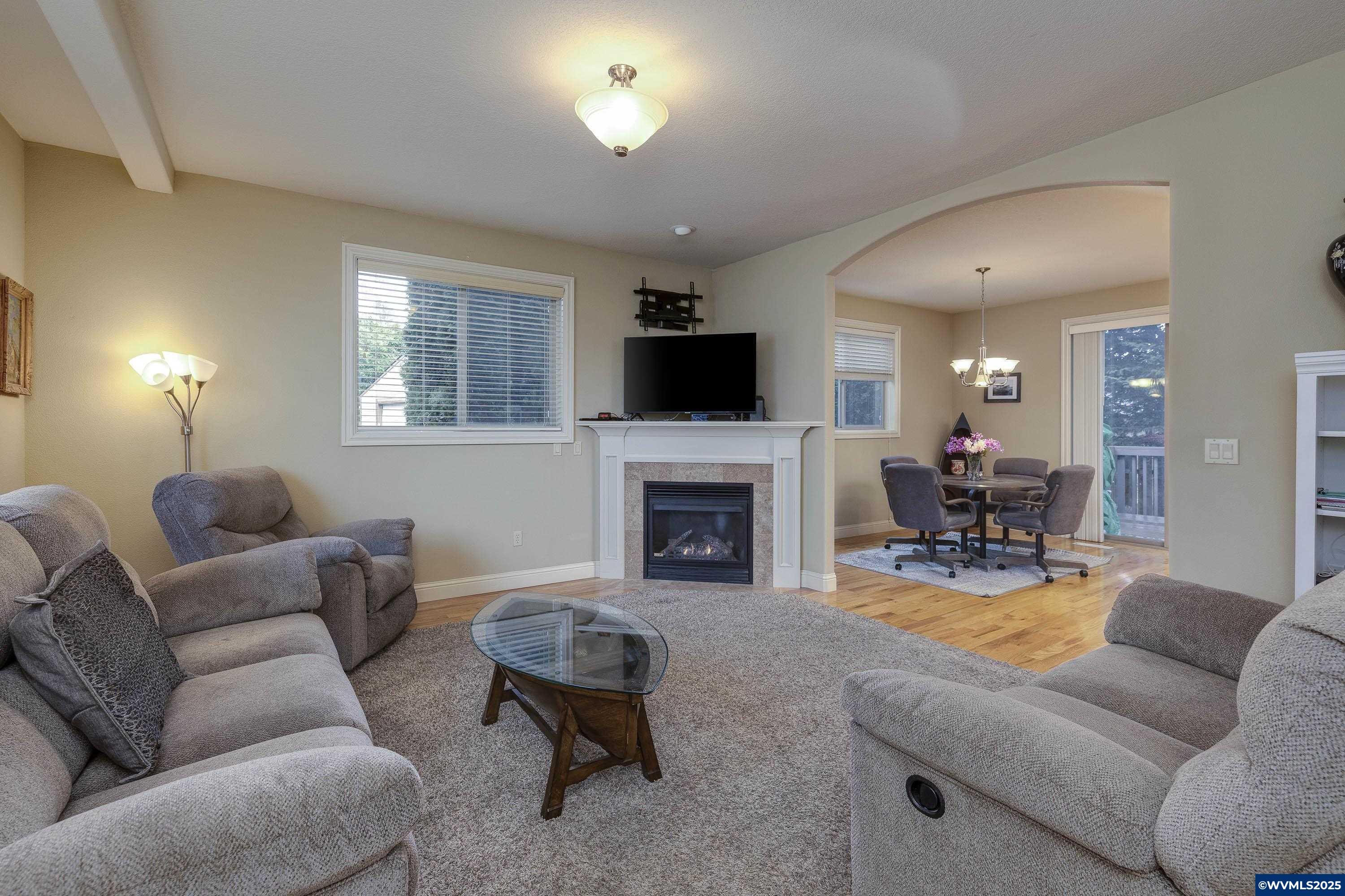 Property Photo:  927 Alina Av SE  OR 97306 