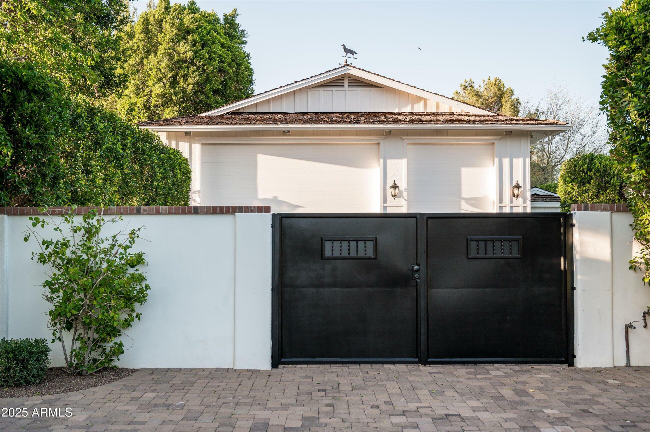 Property Photo: 8602 E Gary Road AZ 85260