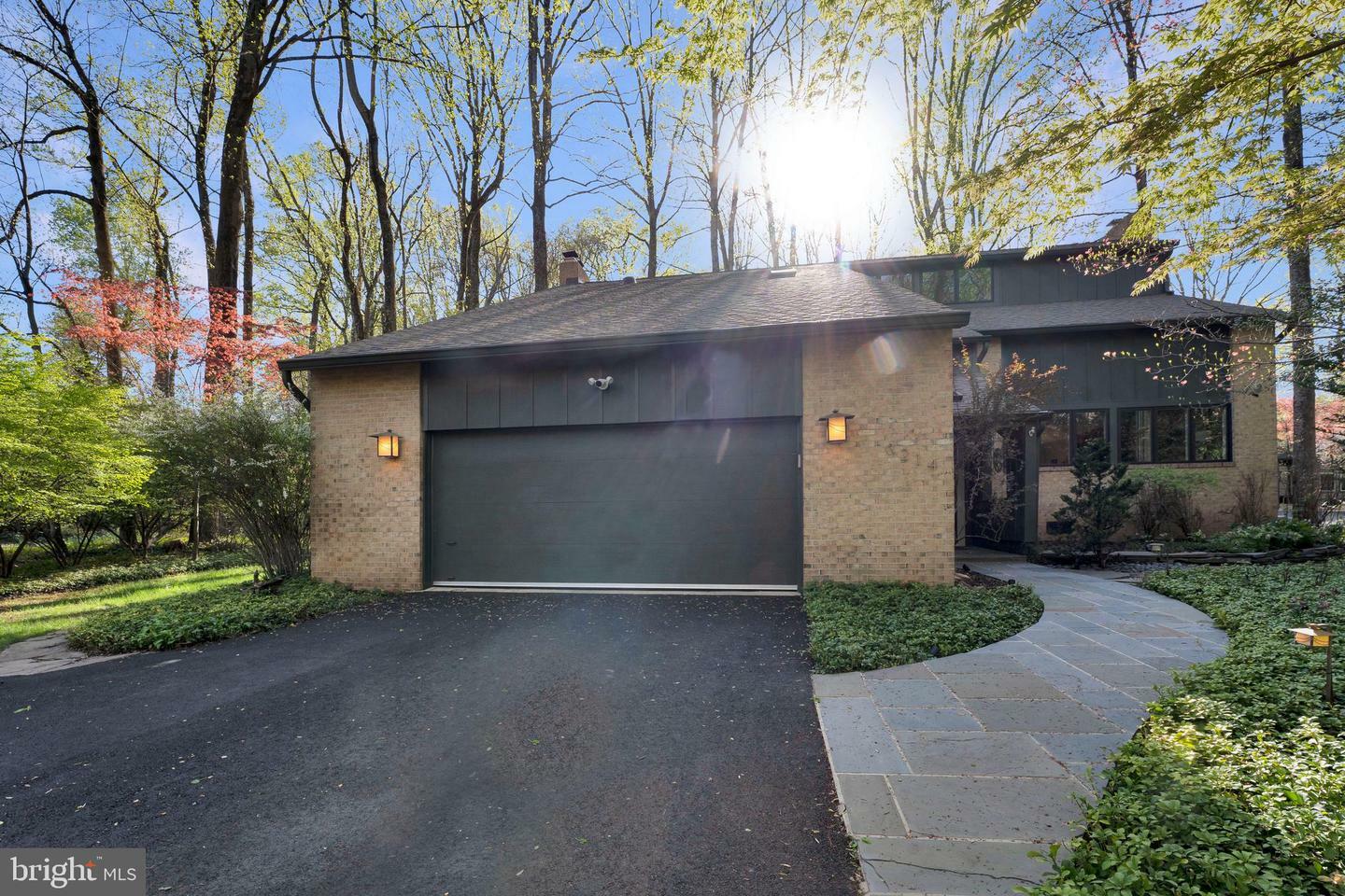 Property Photo: 3214 Foxvale Drive VA 22124