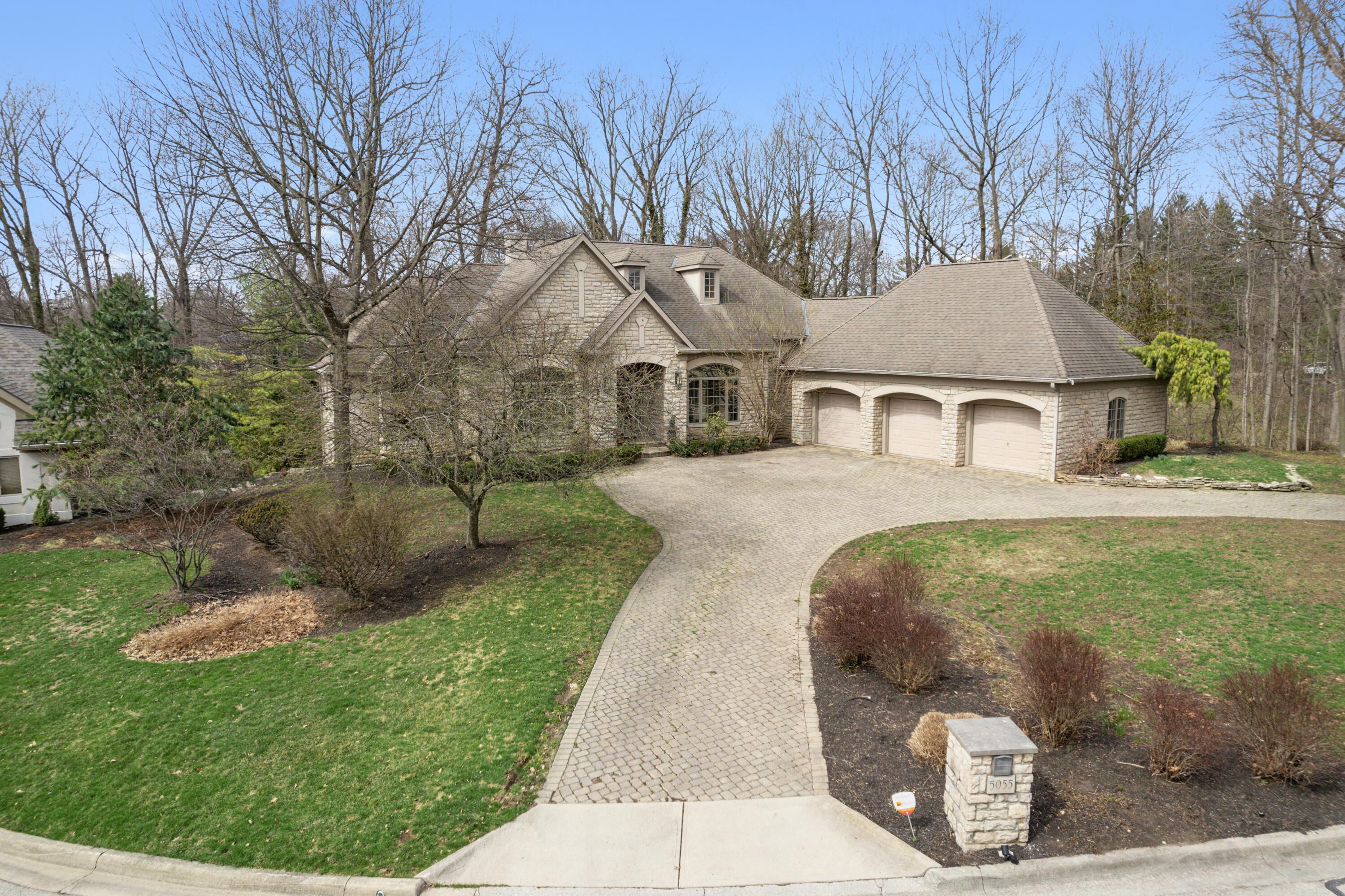 Property Photo: 5055 Slate Run Woods Court OH 43220