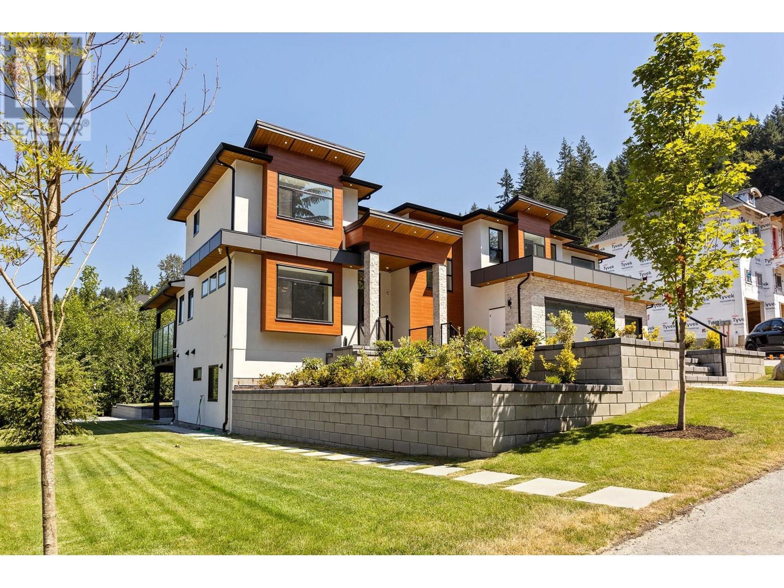 Property Photo: 2961 Eaglecrest Drive BC V3H 5G6