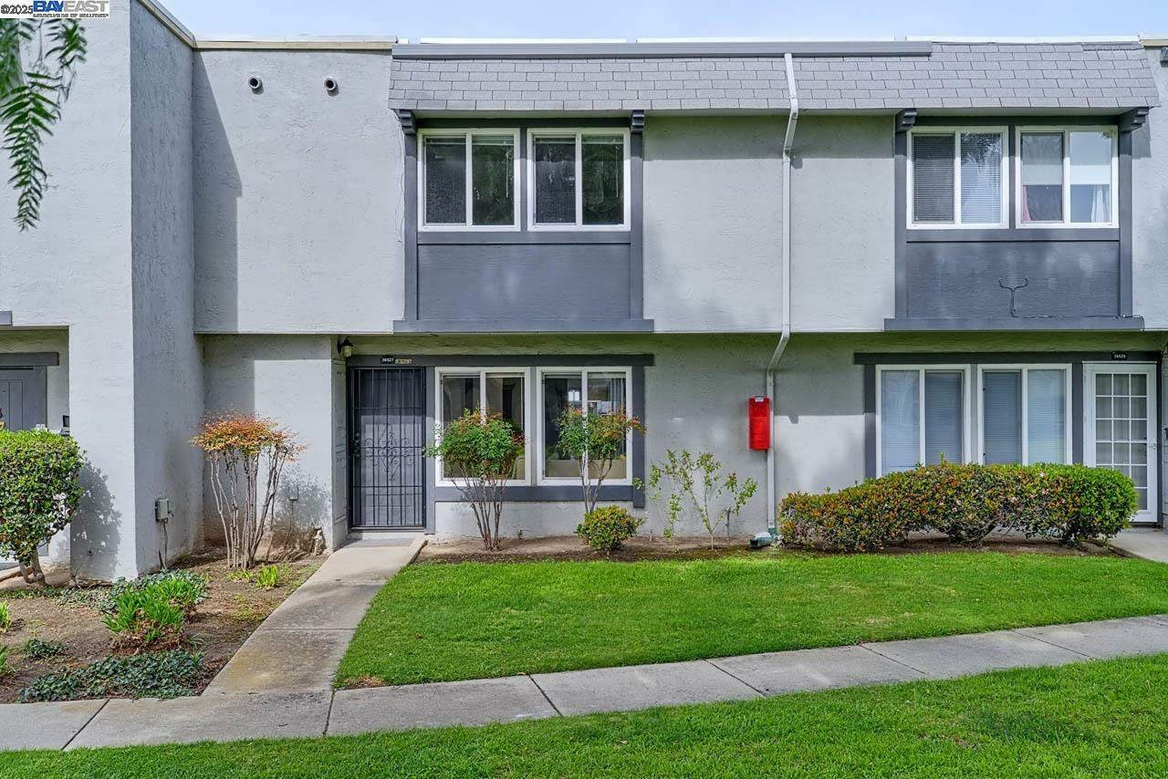 Property Photo: 34527 Nantucket Cmn CA 94555