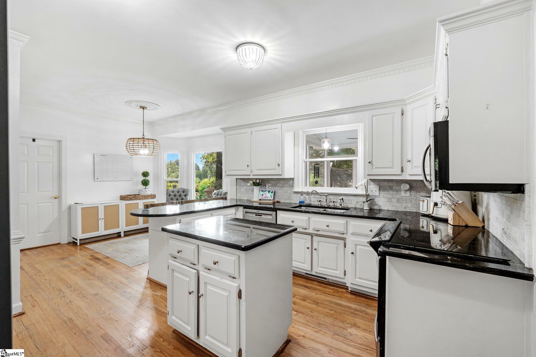 Property Photo: 4 Sandstone Court SC 29687