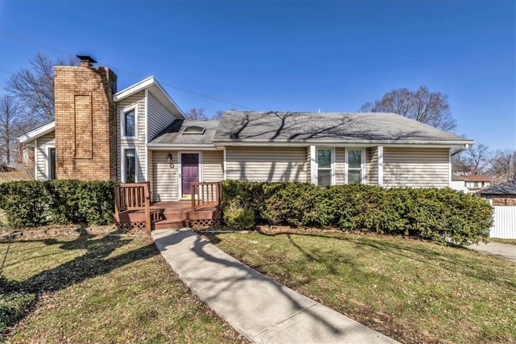 Property Photo:  7826 N Garfield Avenue  MO 64118 