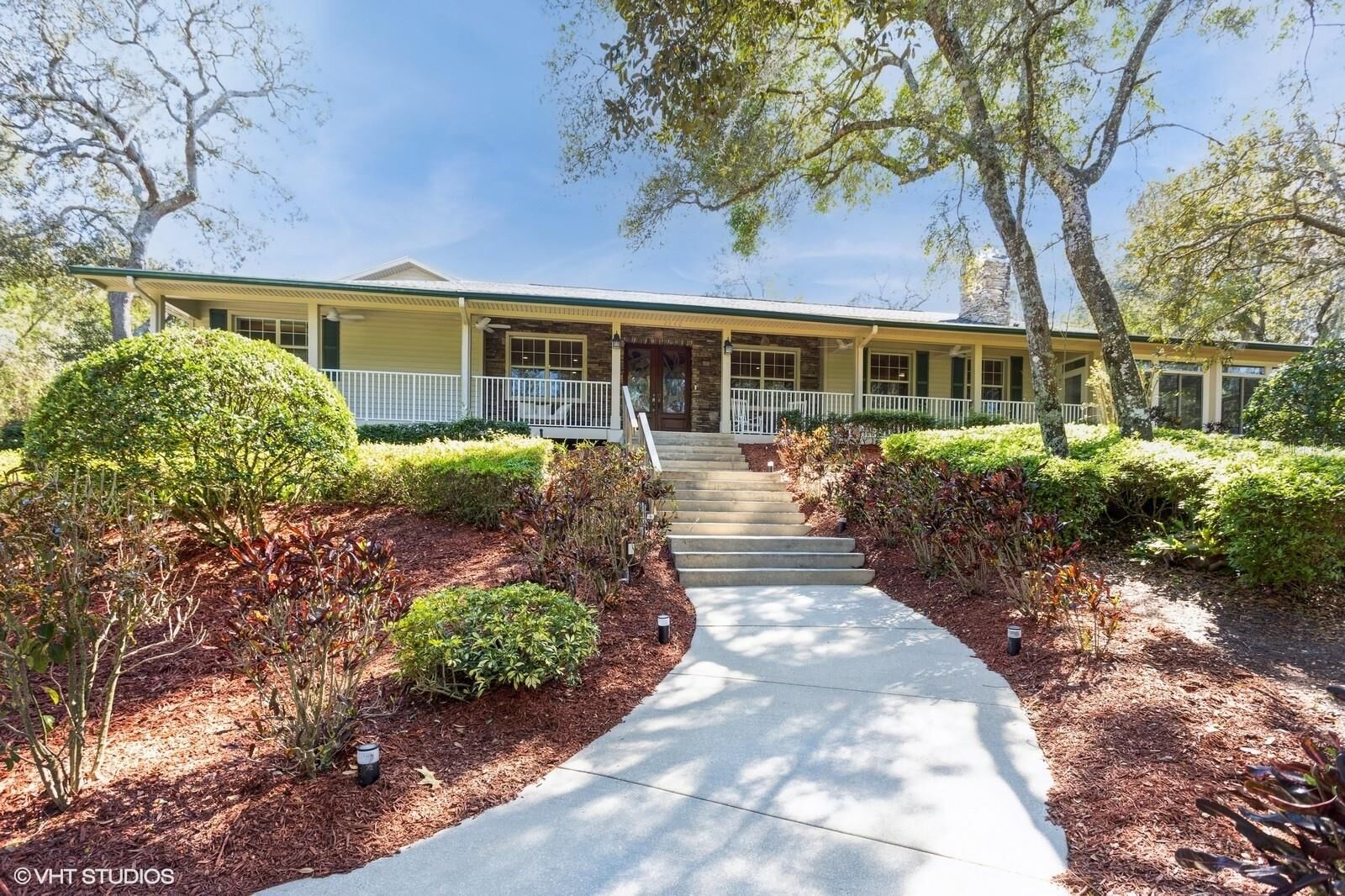 Property Photo: 2660 Powell Lane FL 34688