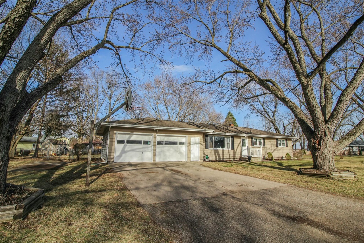 Property Photo: 1133 Blossom Drive MI 49093