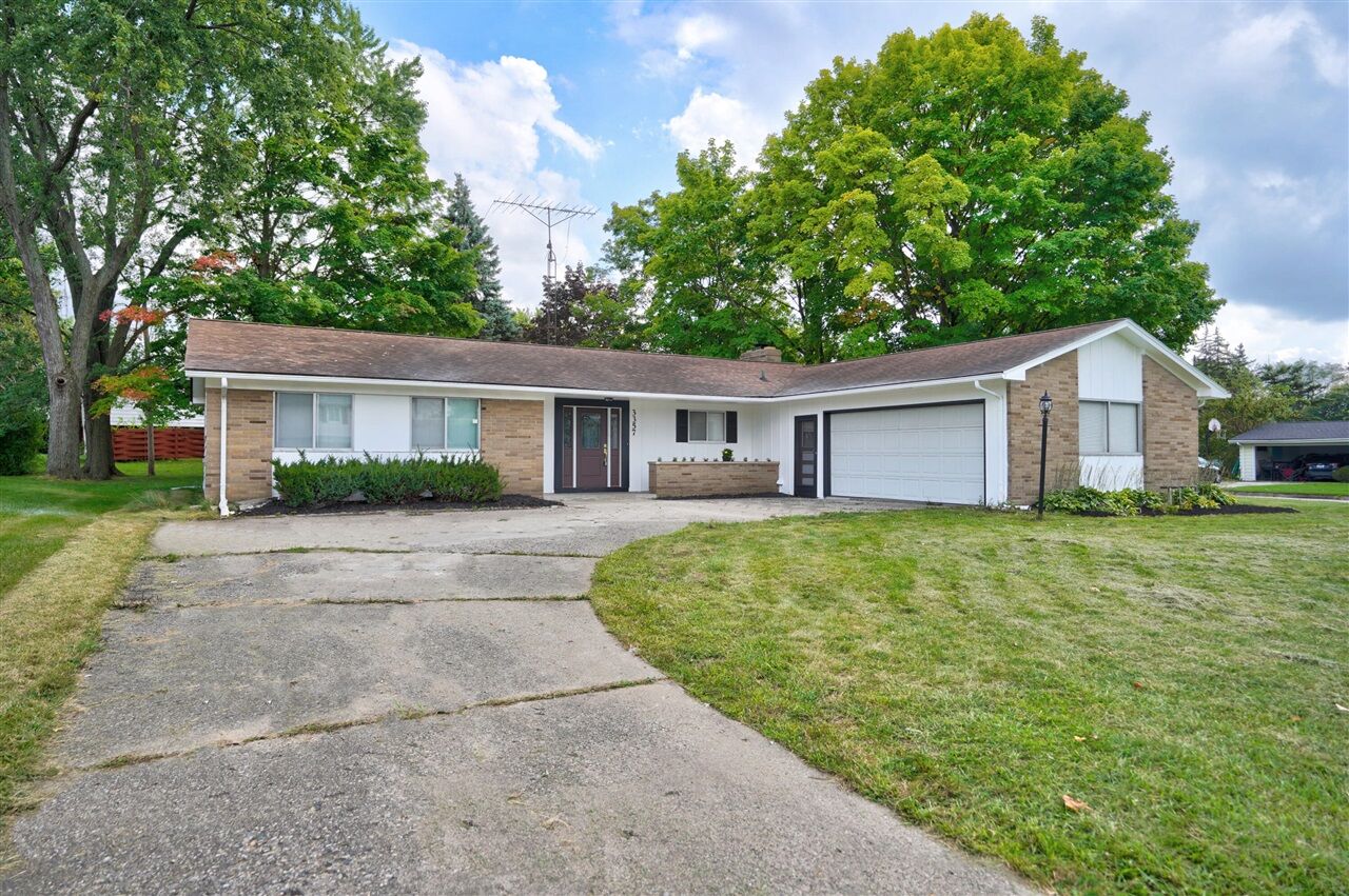 Property Photo:  3357 Jacque Street  MI 48532-3711 