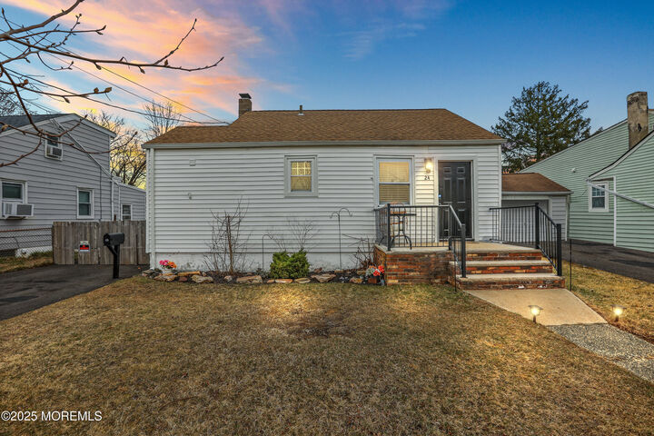 24 Eisenhower Drive  Sayreville Boro NJ 08872 photo