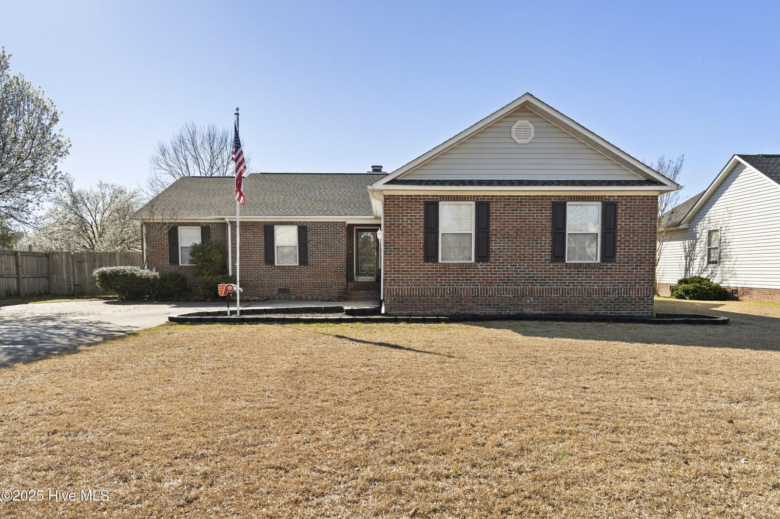 Property Photo:  304 Hudson Lane  NC 28540 