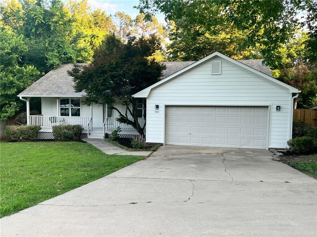 1515 Cardinal Drive  Fayetteville AR 72703 photo