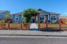 Property Photo: 185 Suncrest Road OR 97540