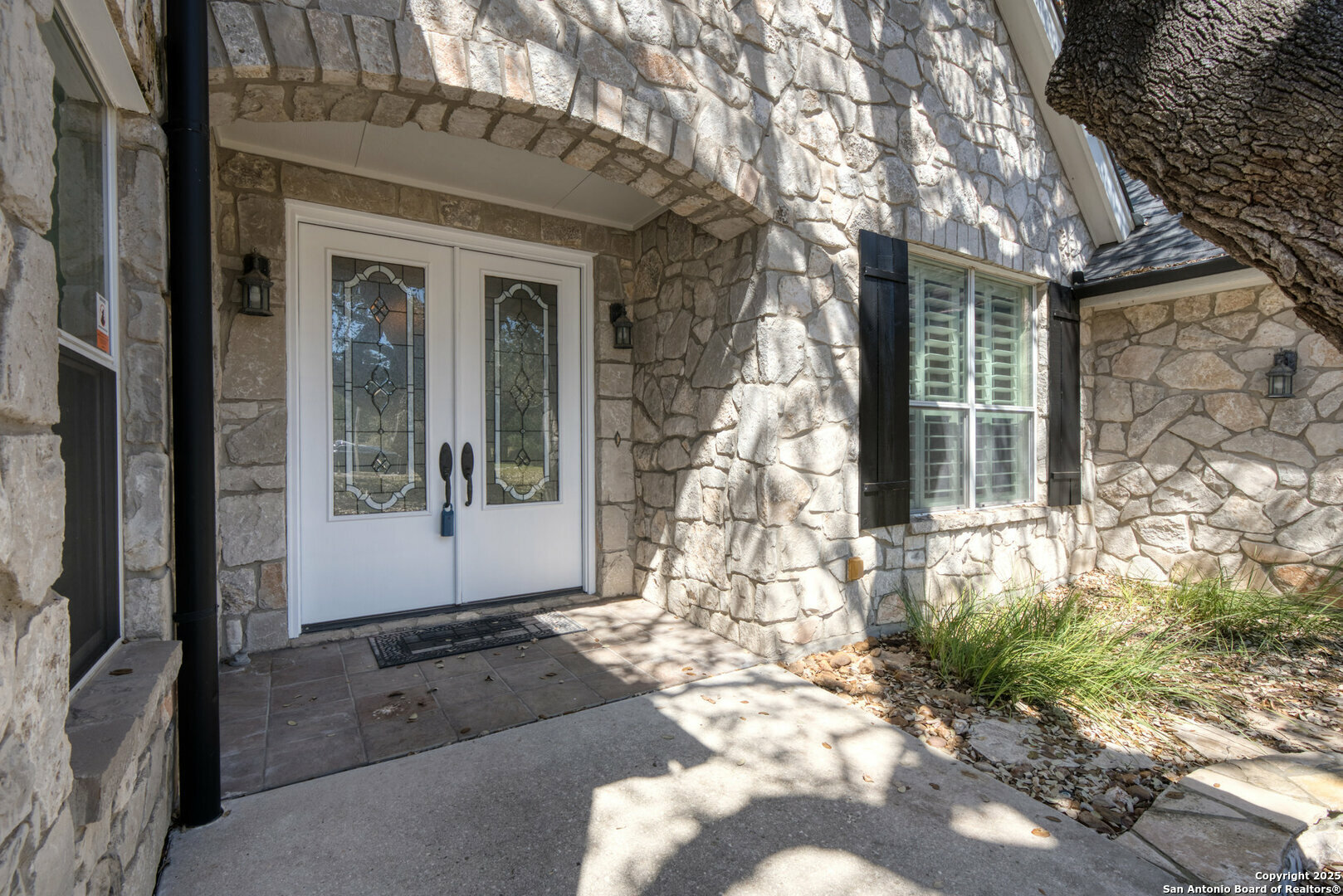 Property Photo: 521 Oak Tree TX 78130