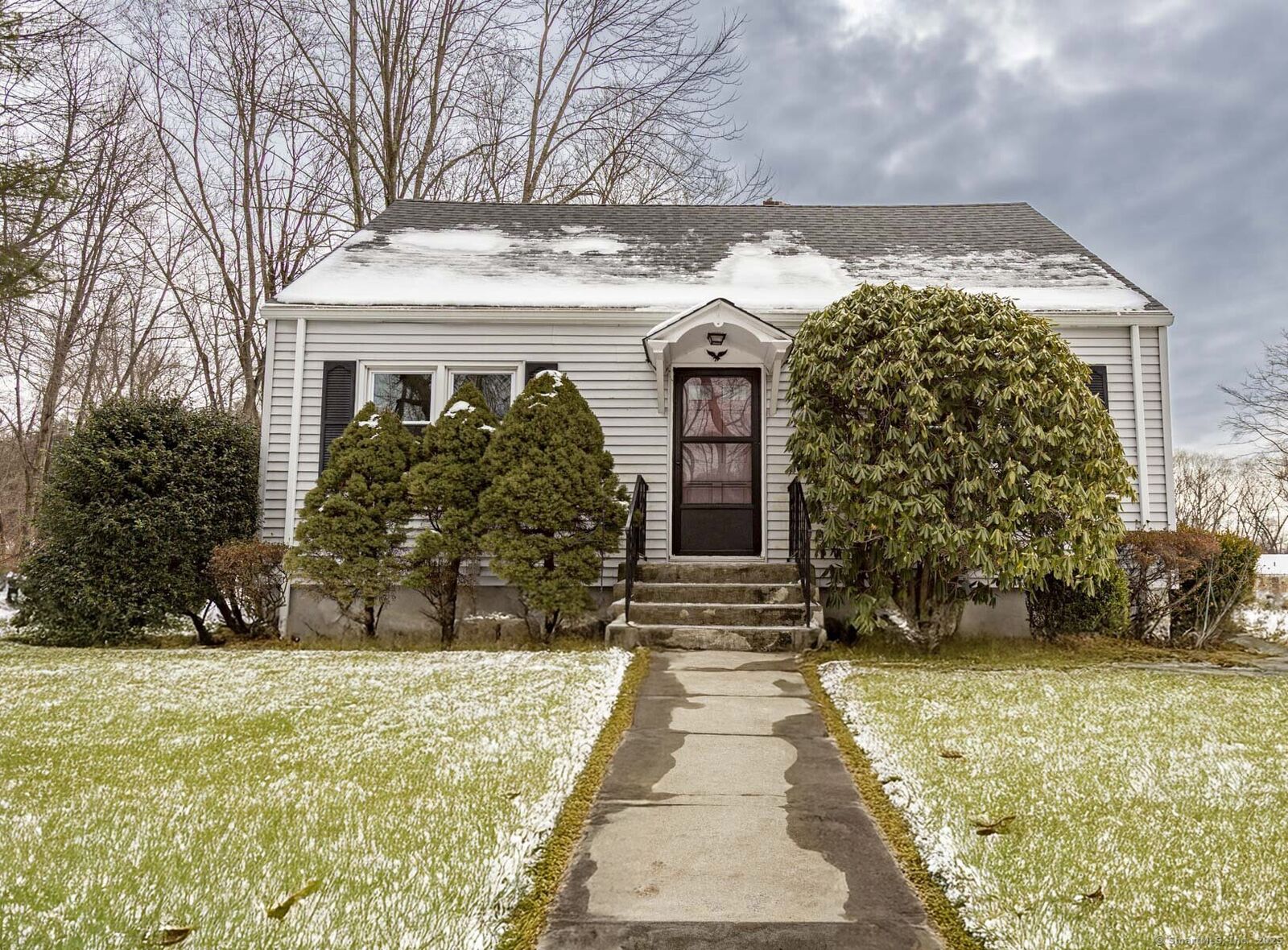 Property Photo: 1211 Tolland Street CT 06108