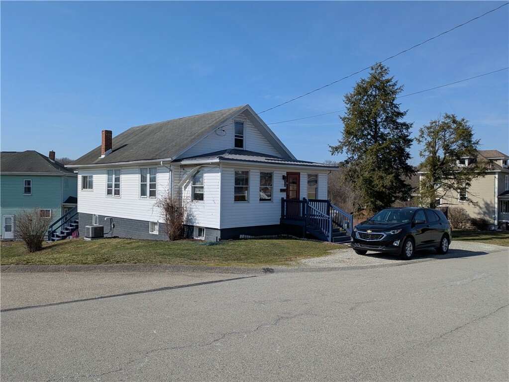 Property Photo: 717 George St PA 15683