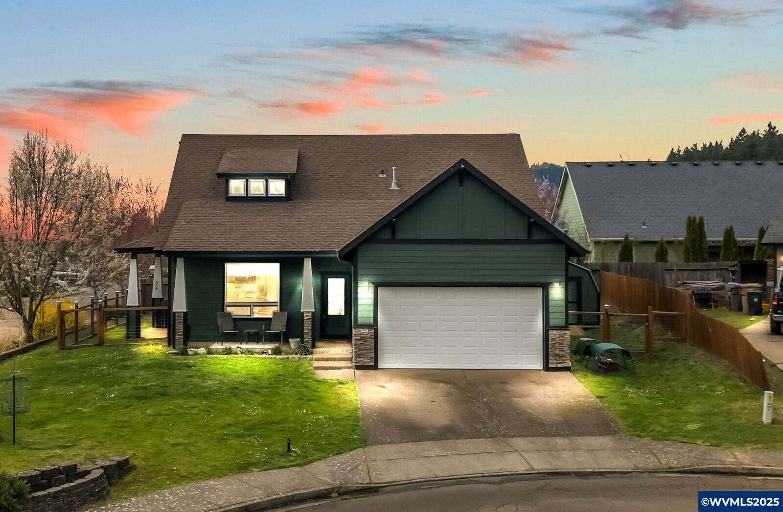 Property Photo:  181 Filbert Ct  OR 97327 