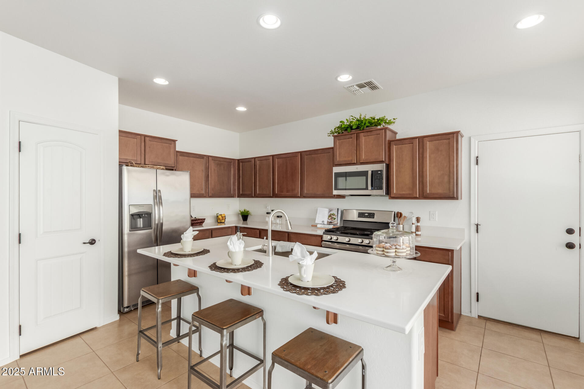 3467 S Falcon Drive  Gilbert AZ 85297 photo