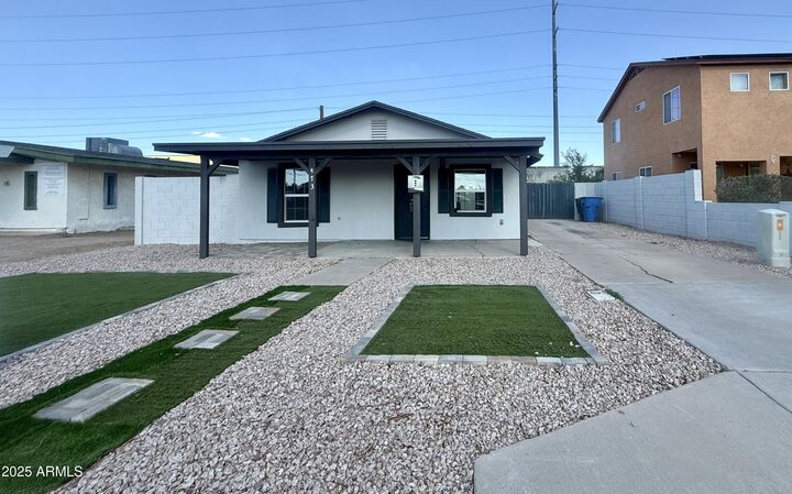 Property Photo:  473 S Delaware Street  AZ 85225 
