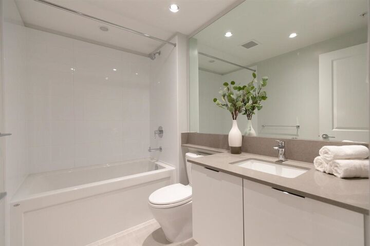 Property Photo:  6638 Dunblane Avenue 801  BC V5H 0G8 