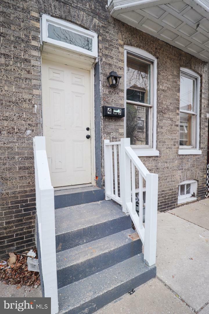 Property Photo: 458 W Princess Street PA 17401