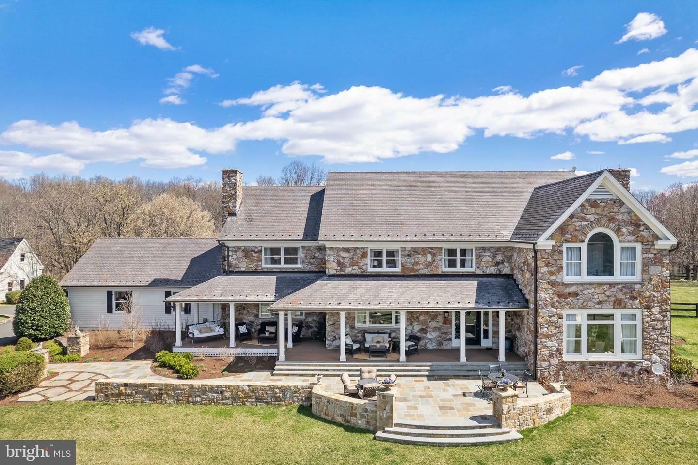 Property Photo: 20544 Beaverdam Bridge Road VA 20132