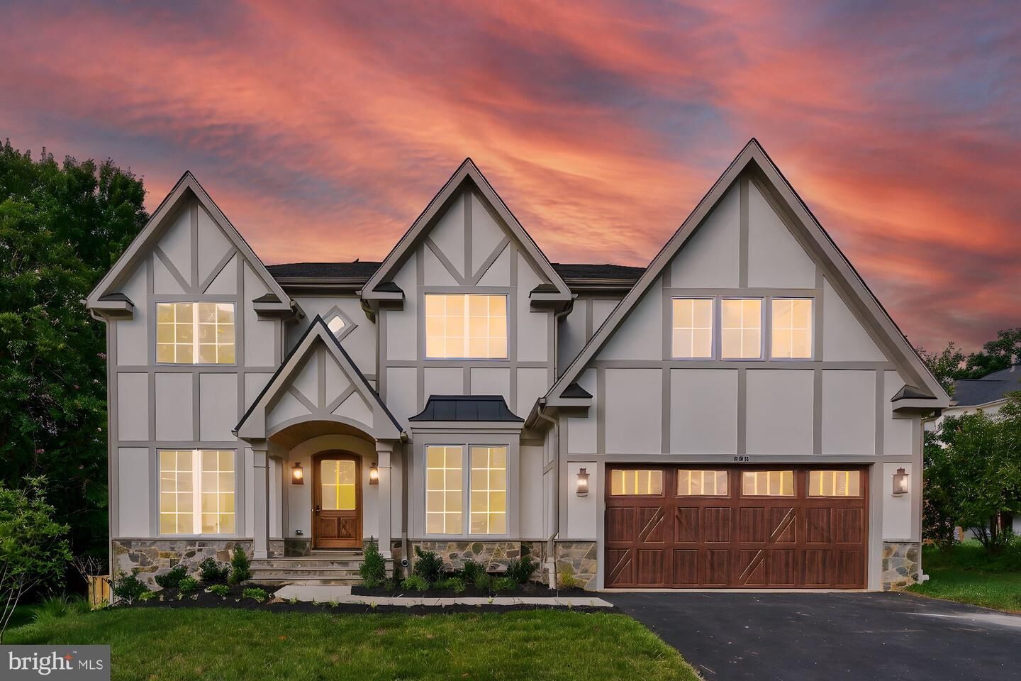 Property Photo:  805 Glyndon Street SE  VA 22180 