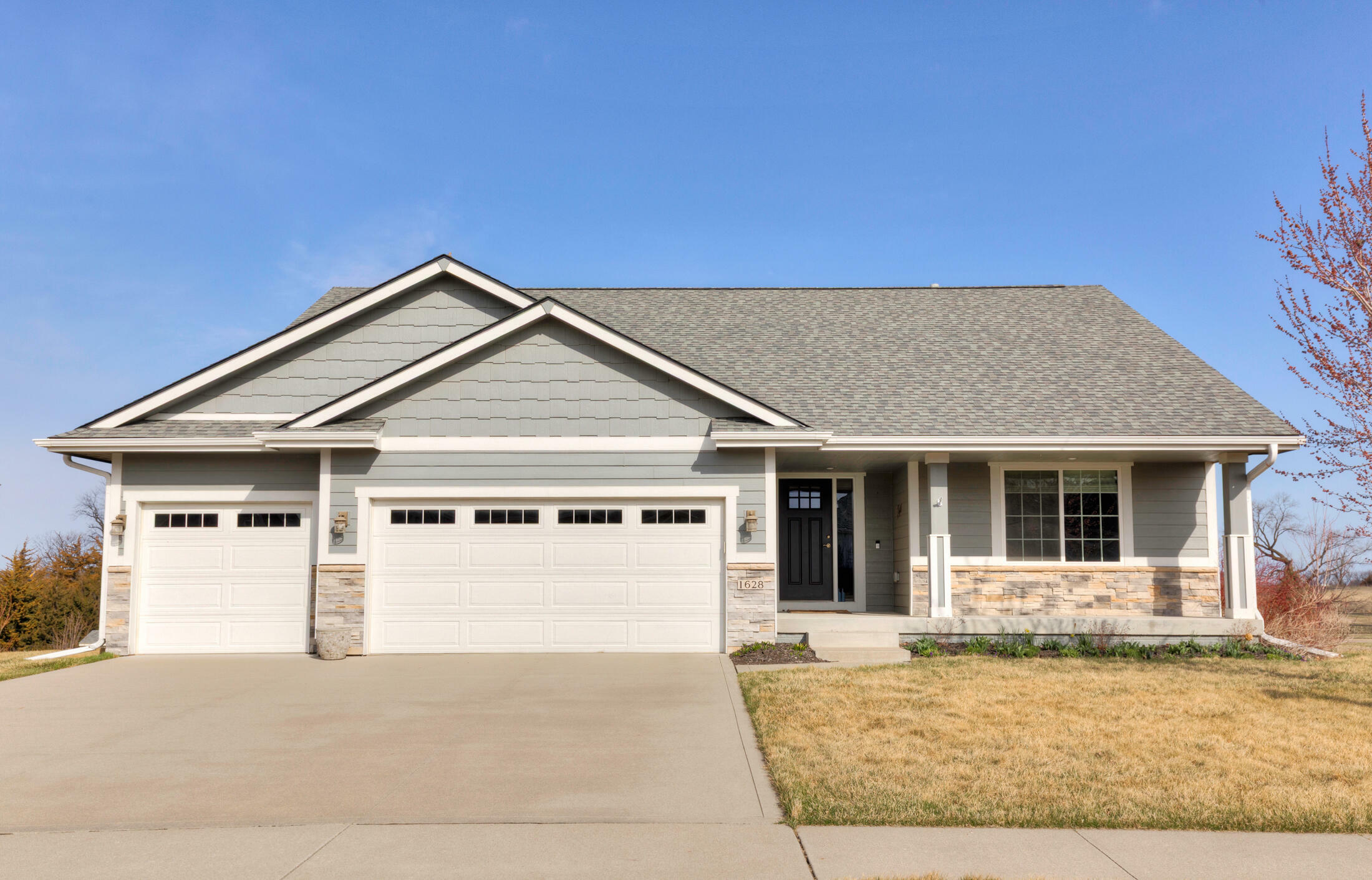 1628 NW Pine View Circle  Ankeny IA 50023 photo