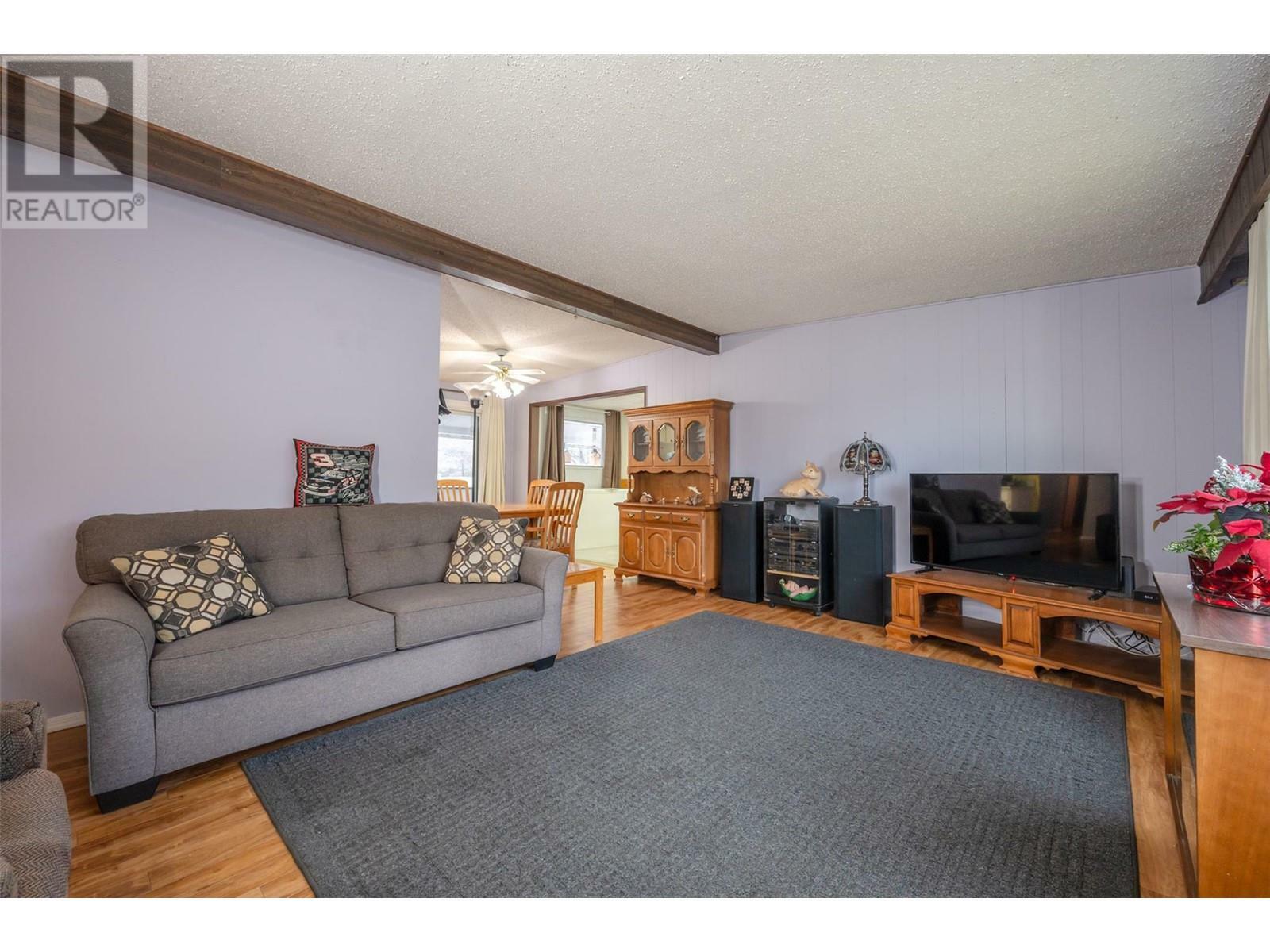 Property Photo: 824 Birch Street BC V0H 1R0