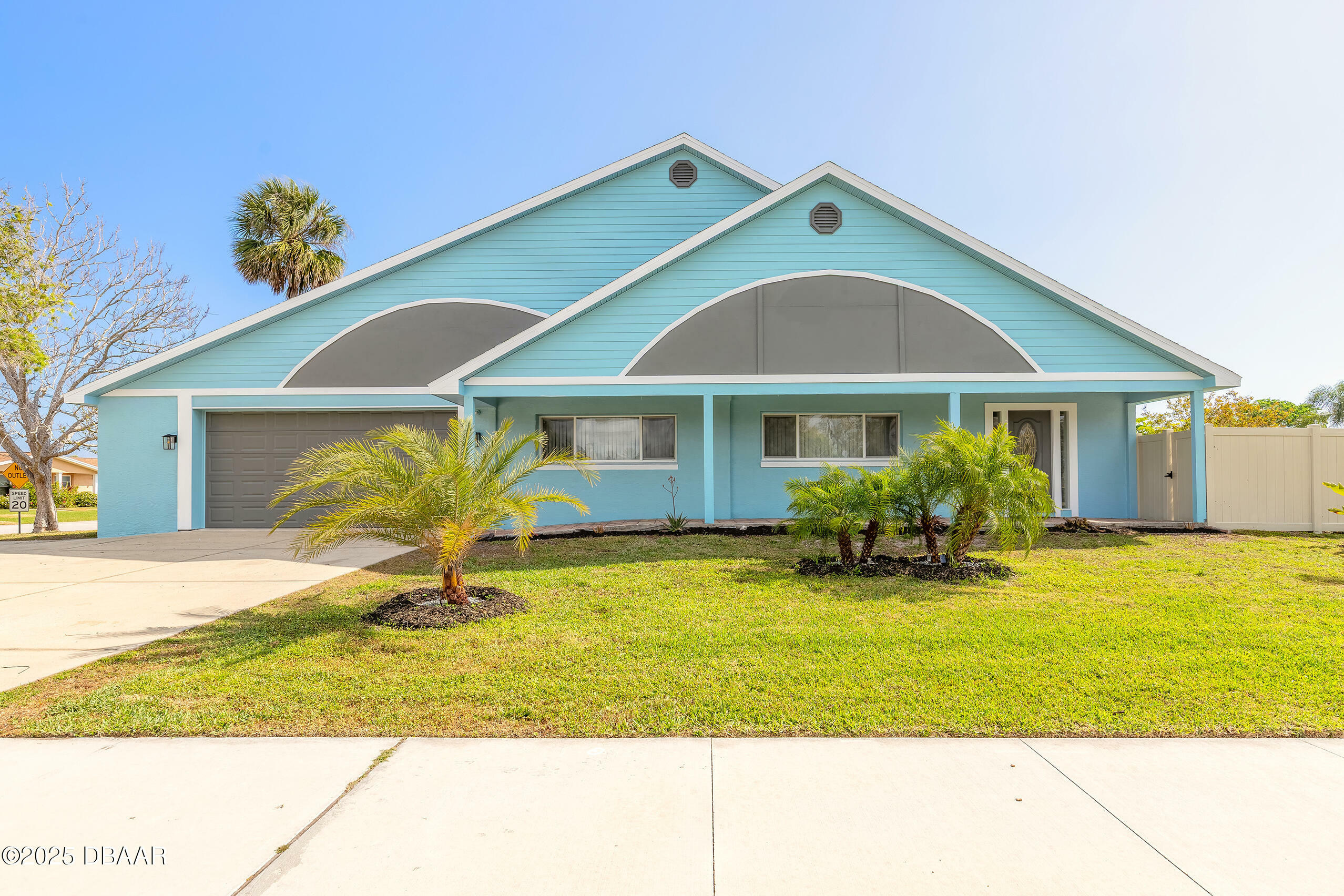 Property Photo: 151 Reef Road FL 32119
