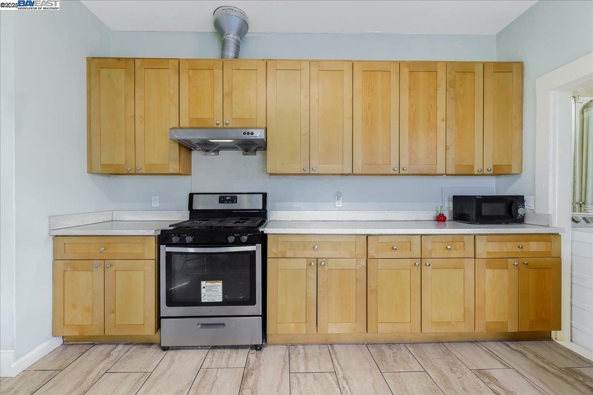 Property Photo: 1621 50th Ave CA 94601