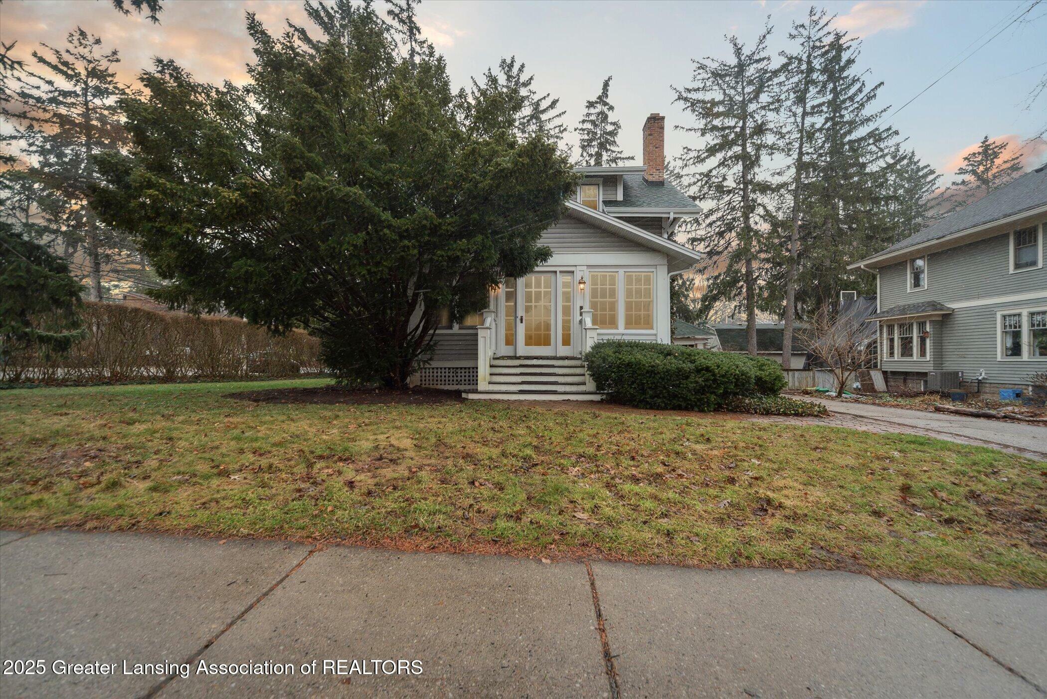 603 Sunset Lane  East Lansing MI 48823 photo