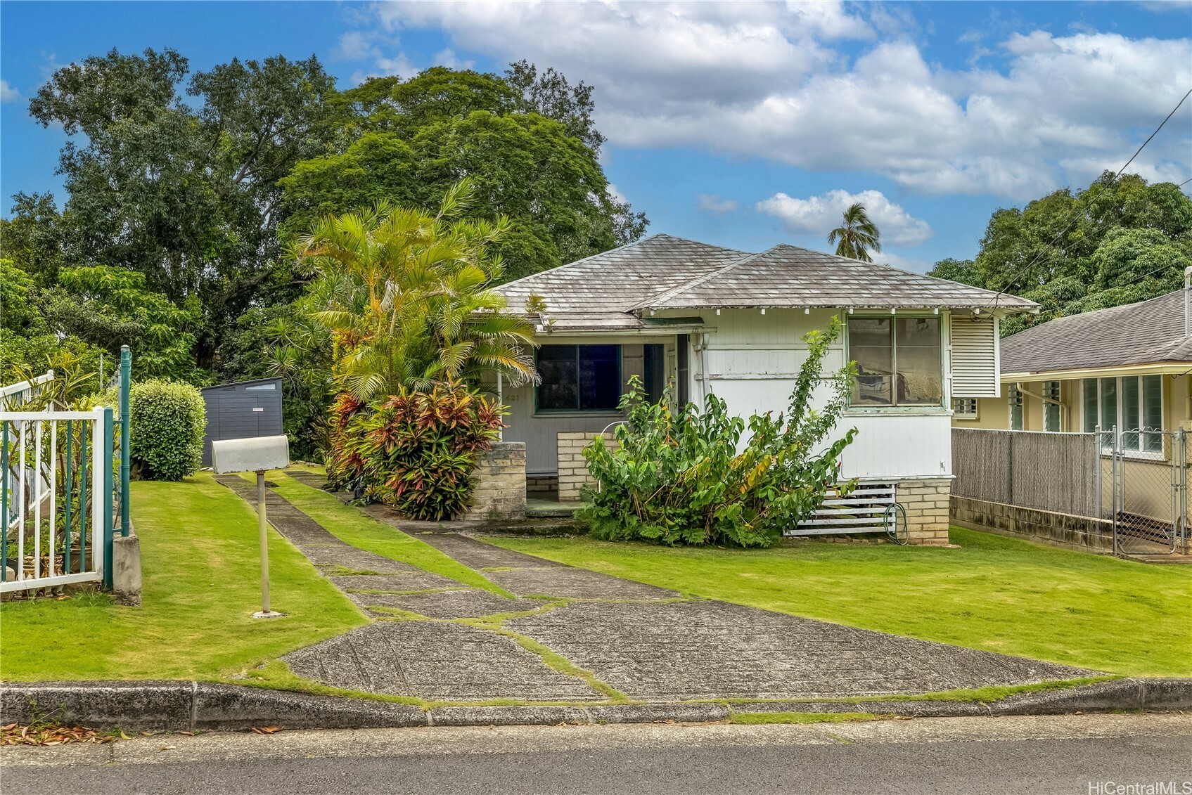 Property Photo: 421 Ehako Place HI 96817
