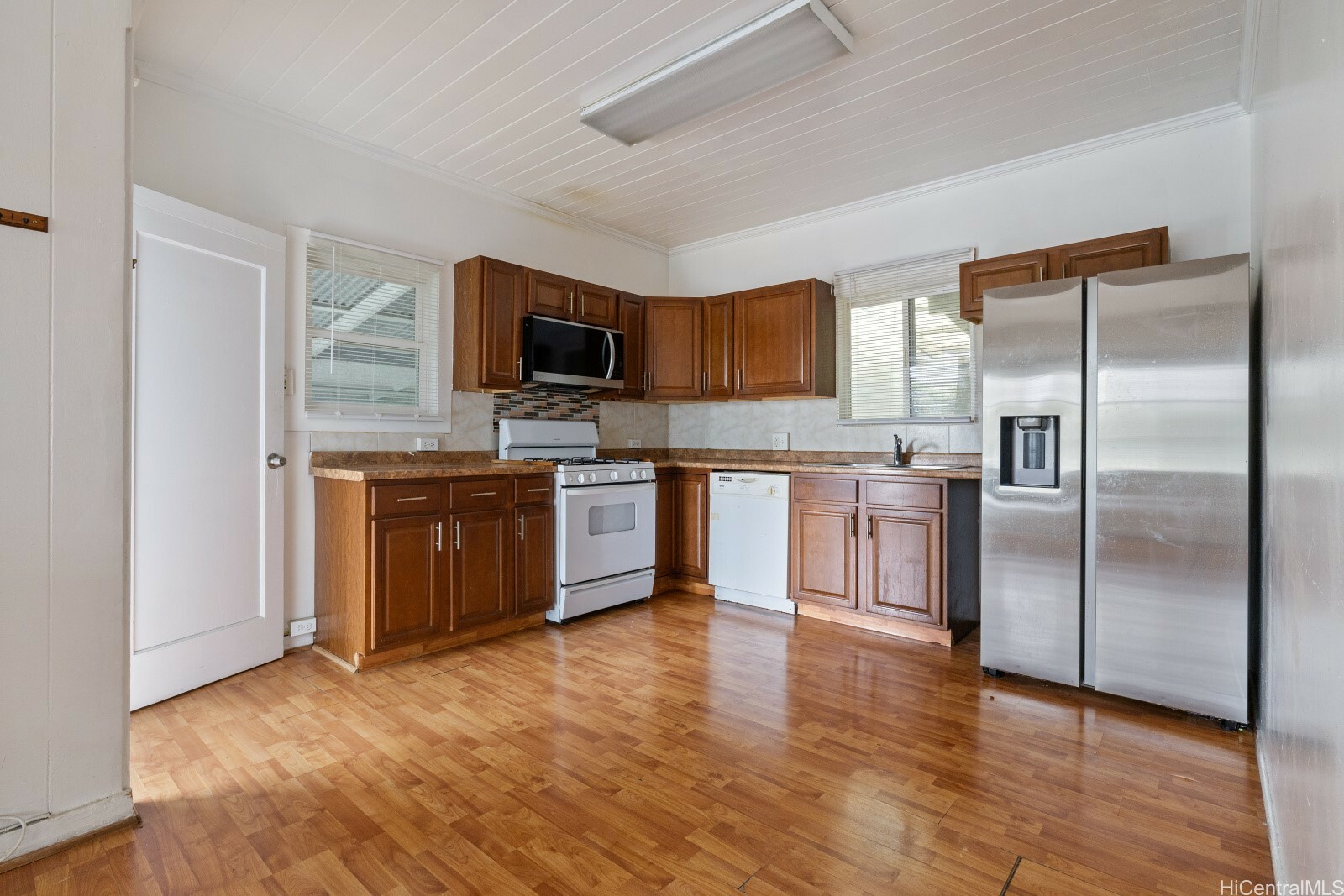 Property Photo: 1128 Elm Street HI 96814