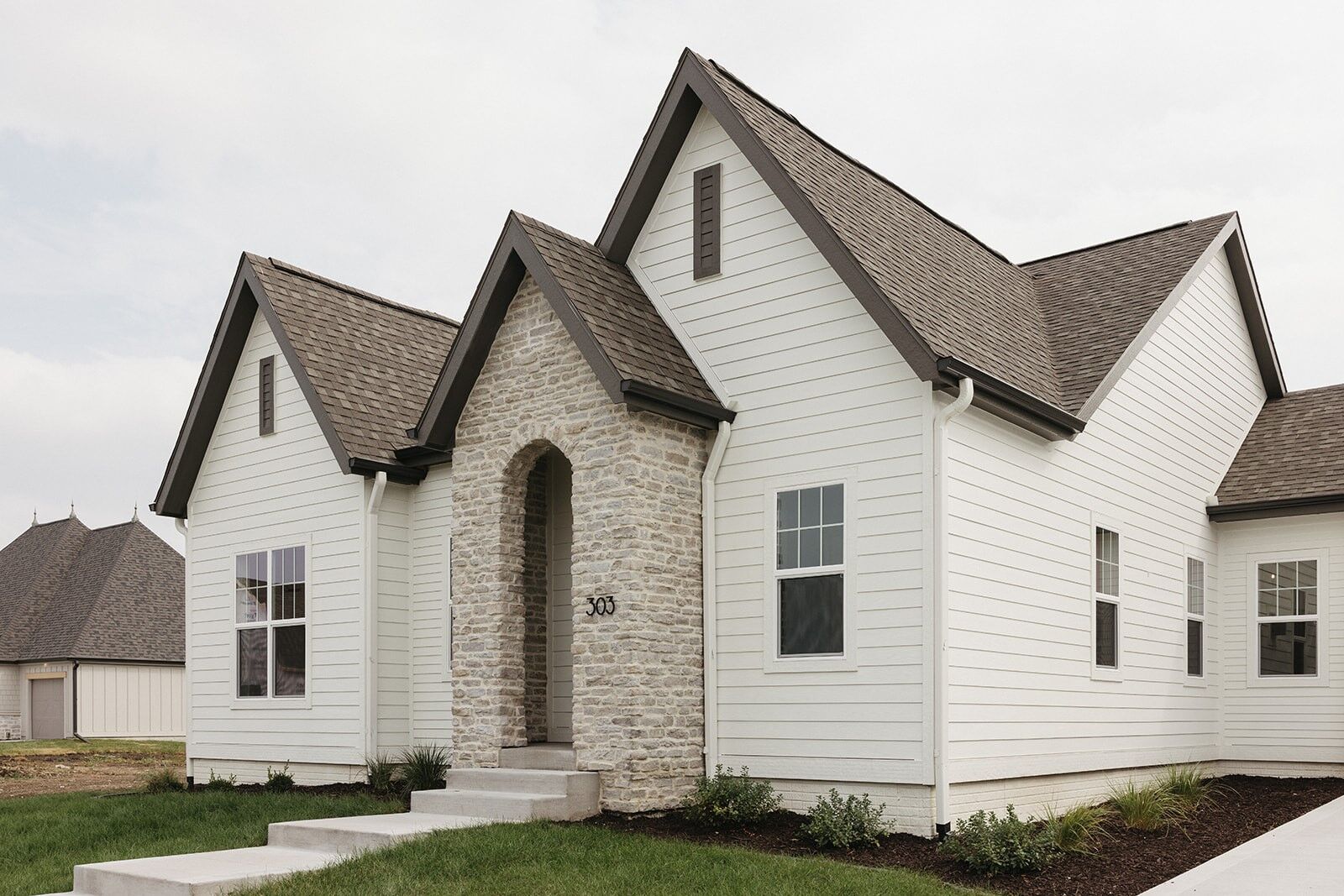 Property Photo:  303 SW 17th Street  IA 50023 