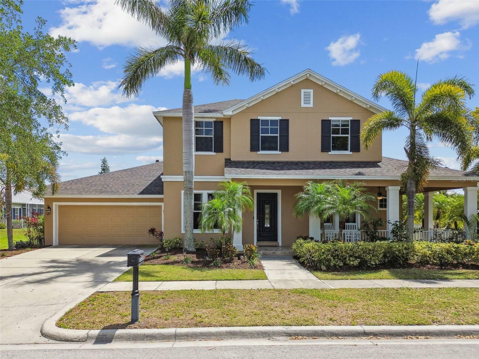 Property Photo: 824 Islebay Drive FL 33572