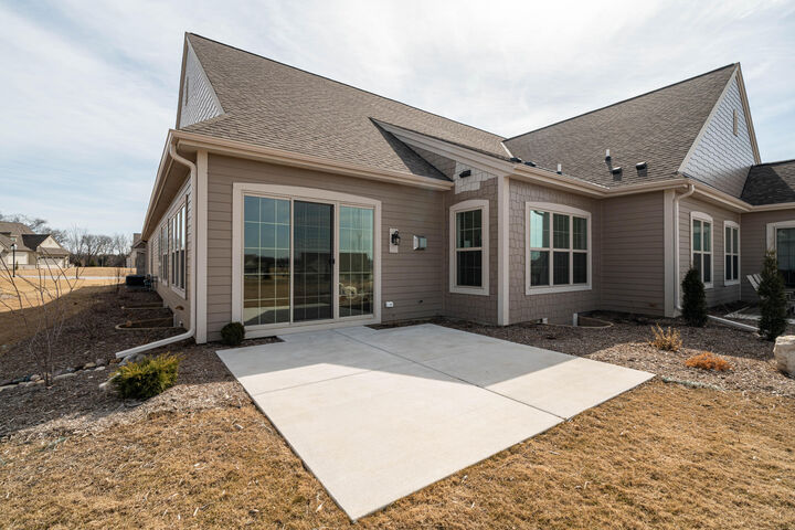 Property Photo:  1554 Lookout Ct 46D  WI 53029 