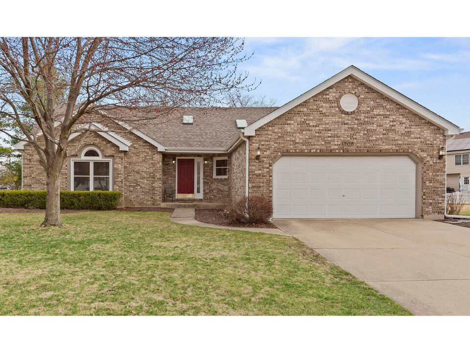 Property Photo: 1708 Canterbury Court IL 60586