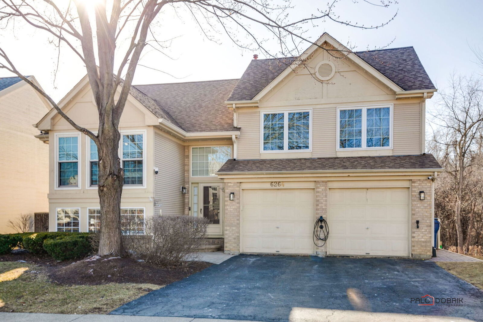 Property Photo: 6264 Formoor Lane IL 60031
