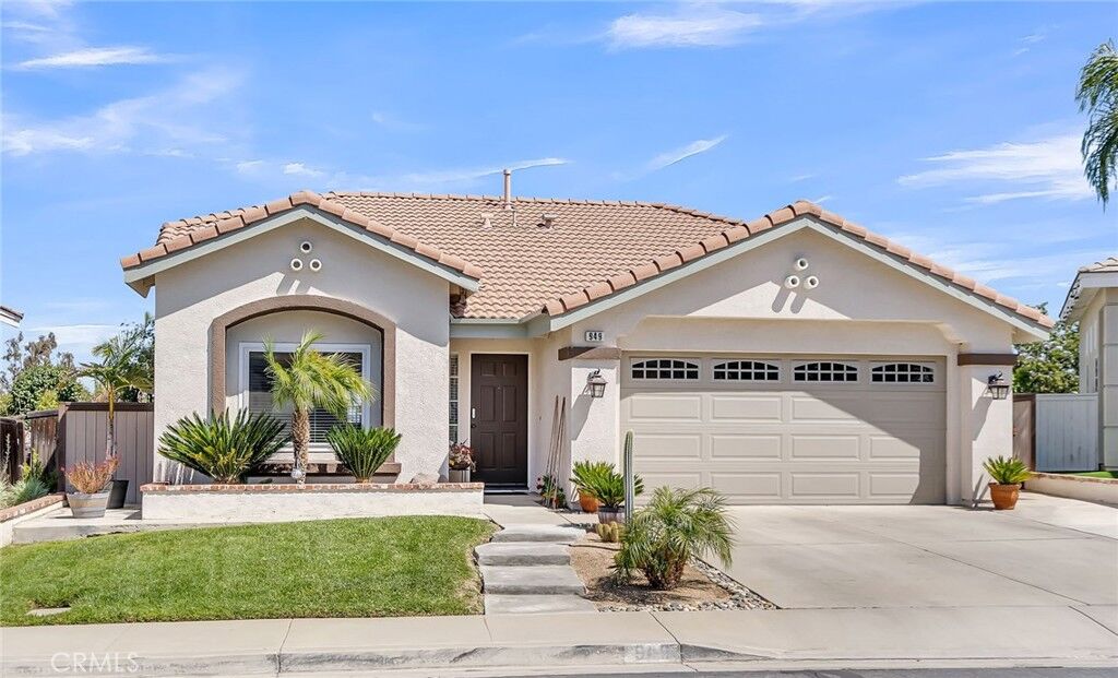Property Photo:  949 Ferndale Drive  CA 92881 