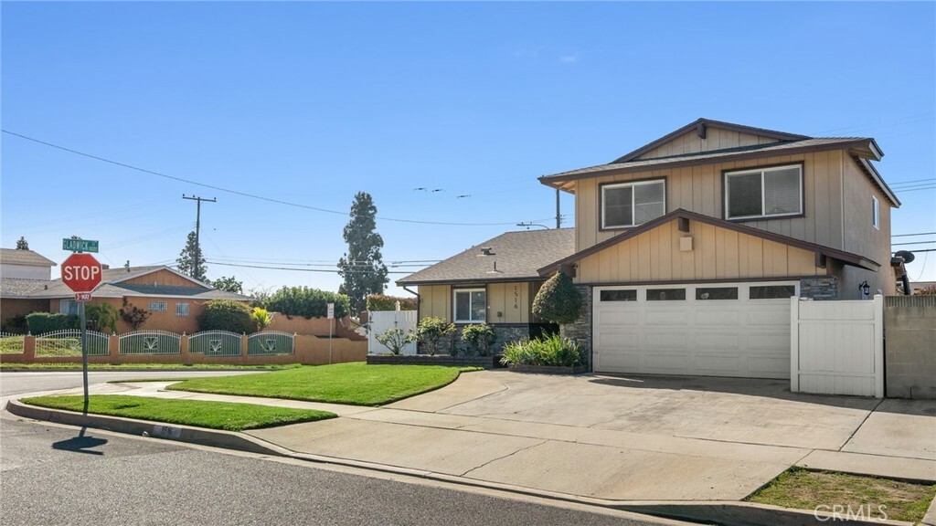Property Photo: 1516 E Gladwick Street CA 90746