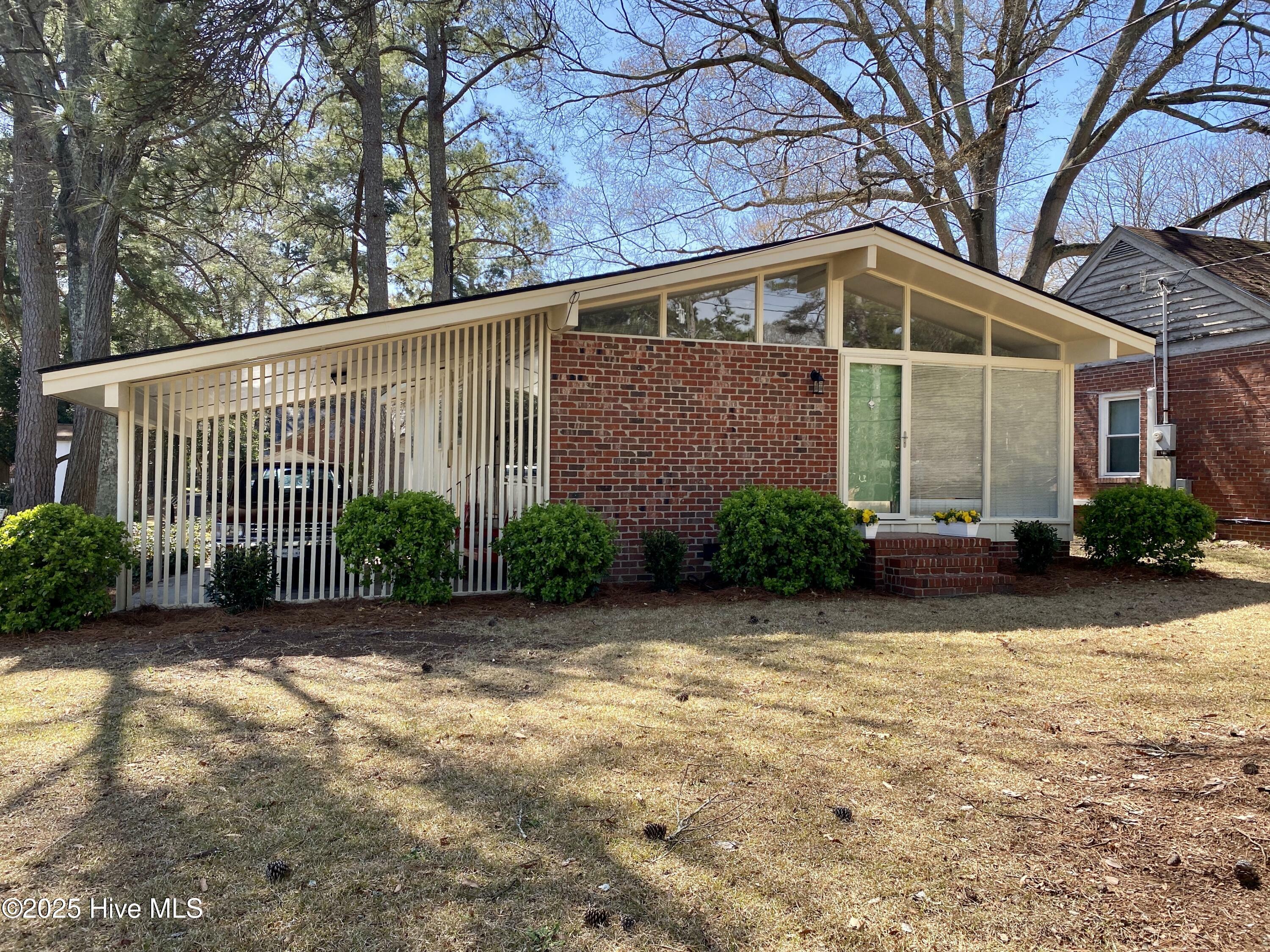 Property Photo: 1319 W Thomas Street NC 27804