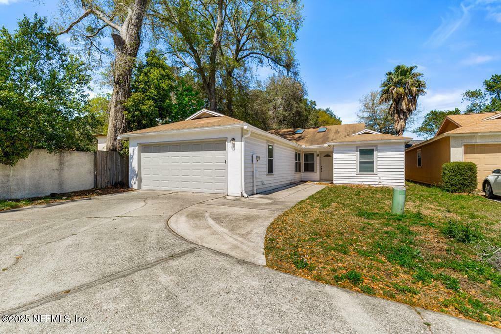 Property Photo: 1974 Acorn Run W FL 32073