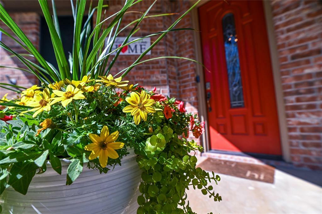 Property Photo: 7016 Allen Place Drive TX 76116