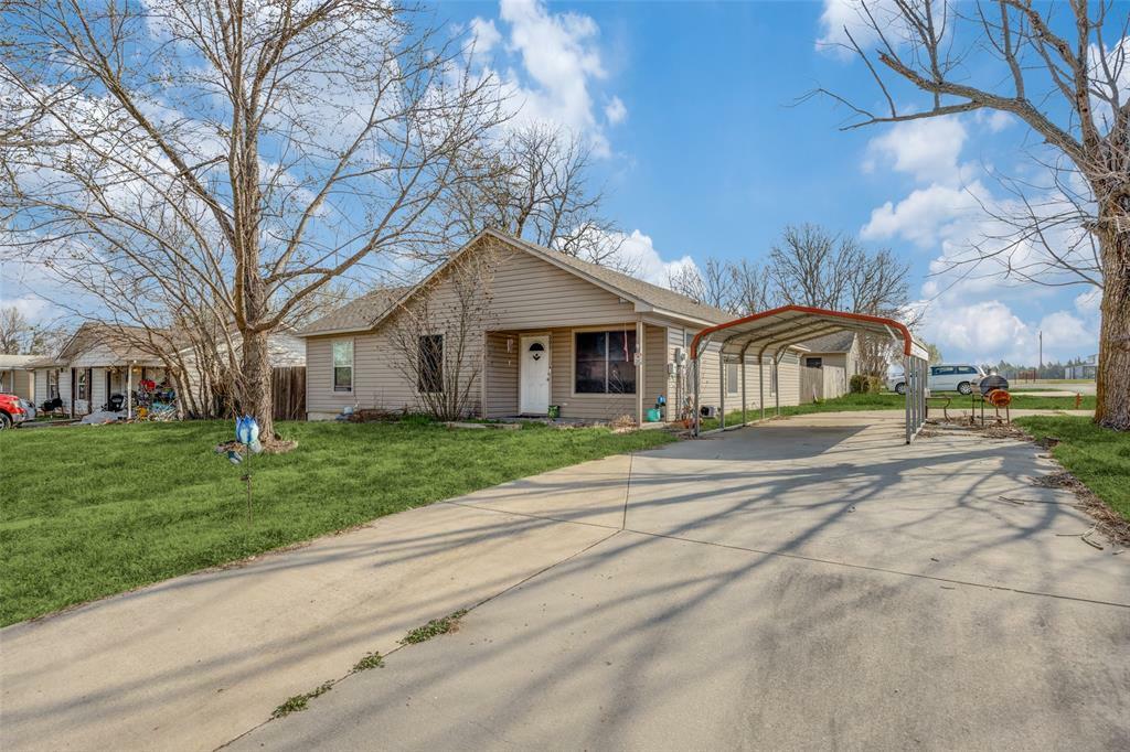 Property Photo: 505 S Magnolia Street TX 75076