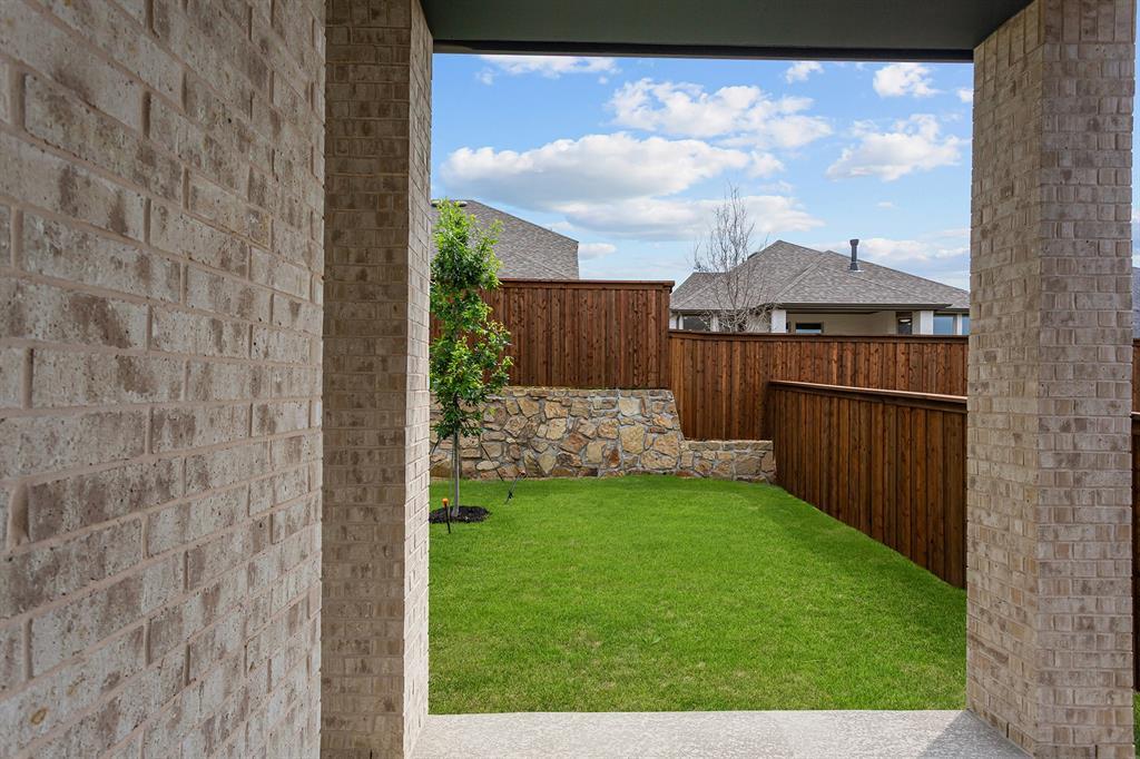 Property Photo: 14509 Short Ridge Lane TX 76008