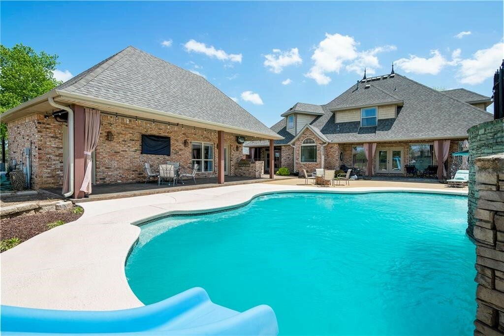 Property Photo: 11523 Frisco Drive AR 72730